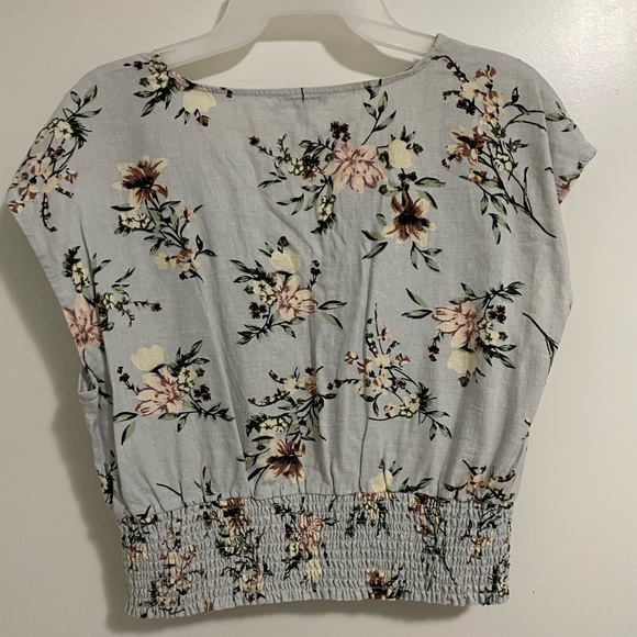 Floral blouse - Picture 3 of 3